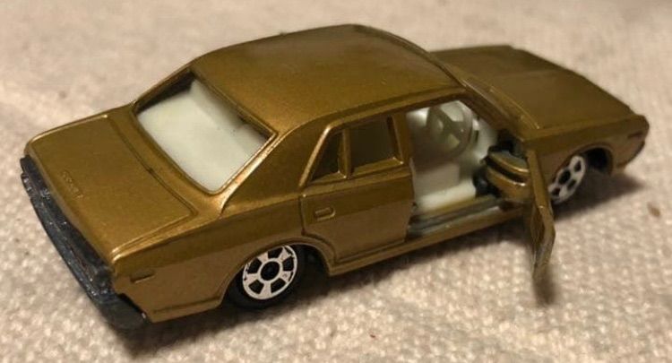 香港製トミカ NO.33 日産 セドリック ミニカー TOMICA トミー ミニカーショップ ケンボックス トミカ 黒箱☆33☆日産セドリック※MADE