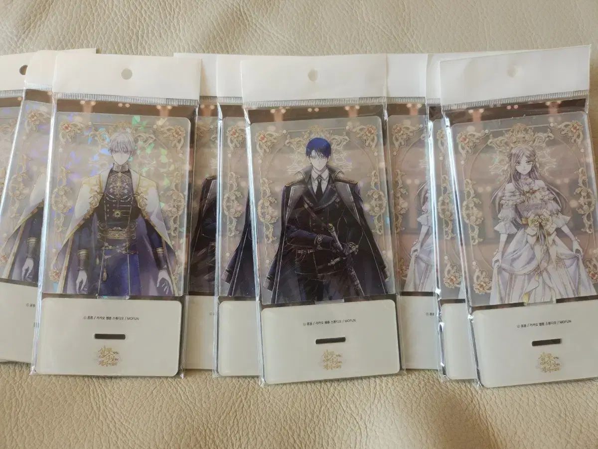 シャーロットには5人の弟子がいる アクリルスタンド3種