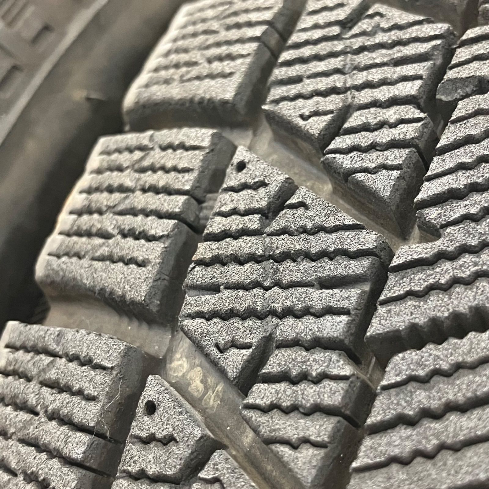 スタッドレスタイヤ