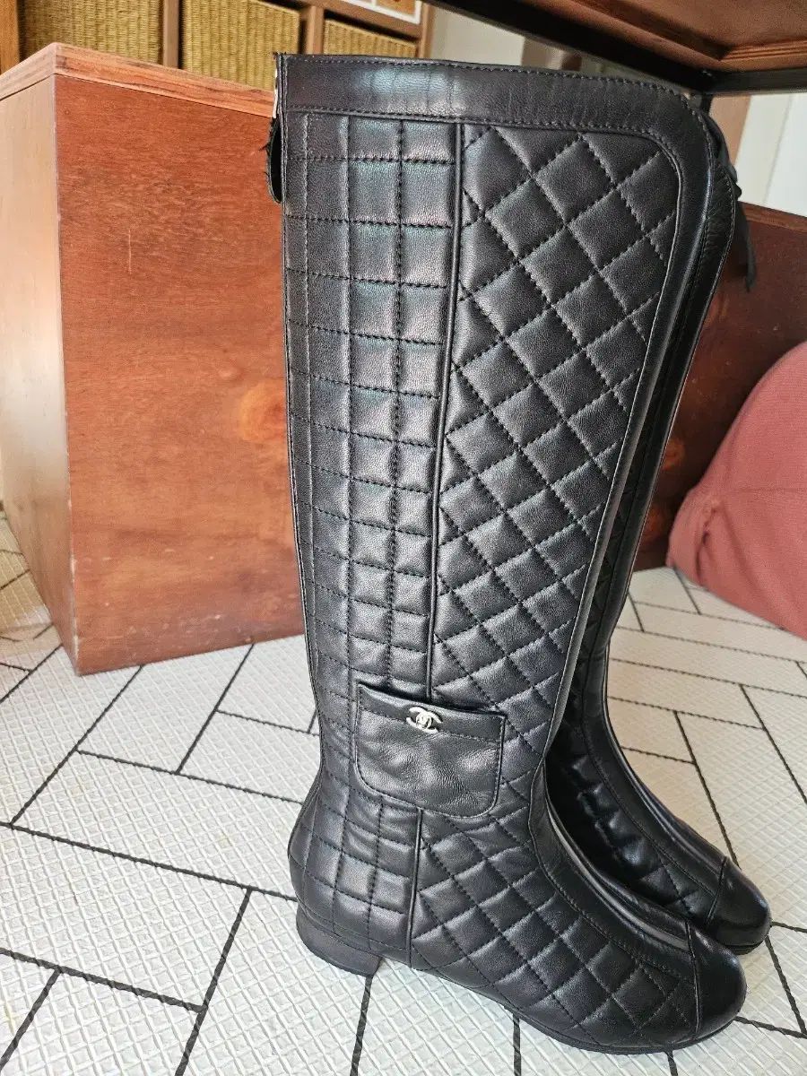 シャネル キルティング ロングブーツ