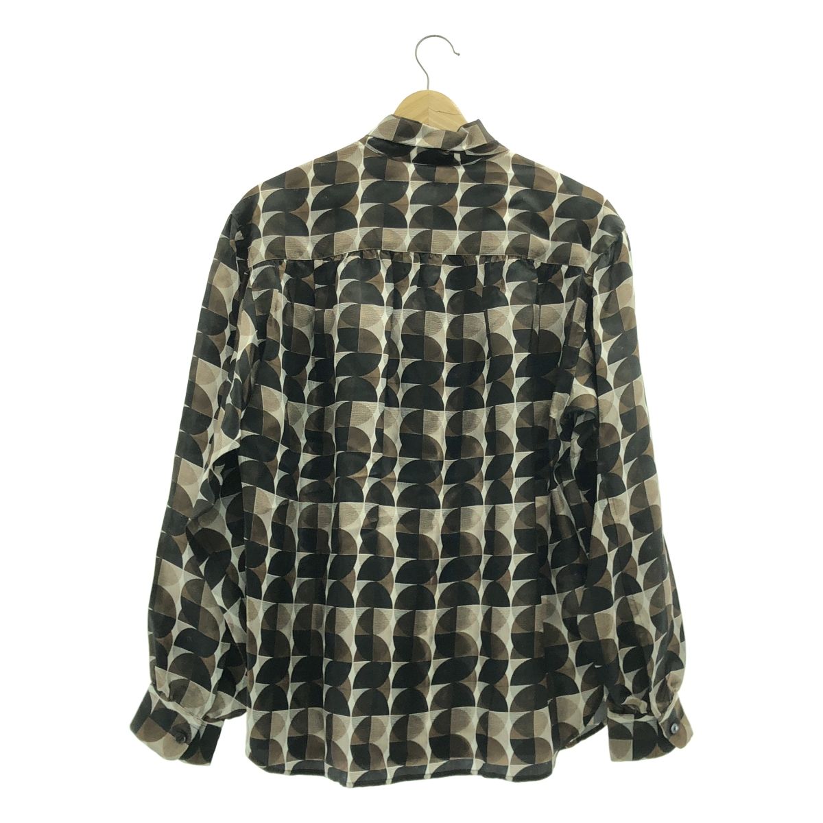 【新品】  FUMIKA UCHIDA / フミカウチダ | 2025AW | GEOMETRIC PATTERN PRINTED BLOUSE ジオメトリックパターン ブリント ブラウス | 36 | ブラウン系 | レディース 新品】 FUMIKA UCHIDA / フミカウチダ | 2025AW | GEOMETRIC PATTERN