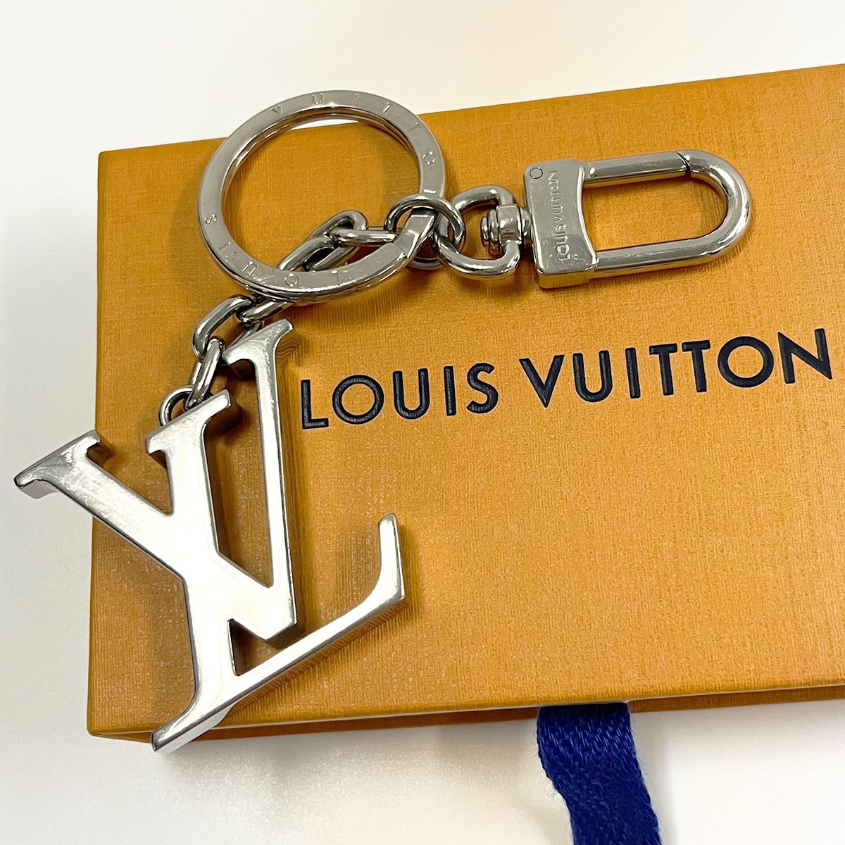 LOUIS VUITTON ルイヴィトン LVイニシャル キーリング M01192 - メルカリ