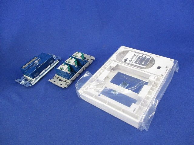 宅内LANパネル(4箇所用)ホワイト WTF35835W - メルカリ