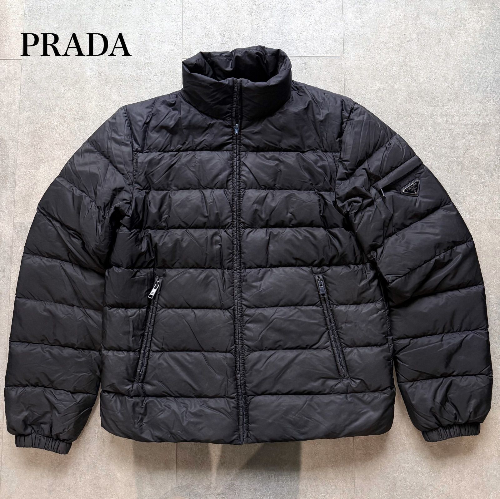 PRADA プラダ 三角トライアングル ダウンジャケット 46 ユニセックス黒 PRADA プラダ トライアングルロゴ ダウンジャケット アウター ブラック