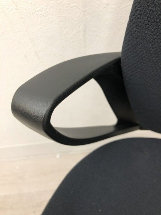 コクヨ 固定肘付ピコラリビナチェア