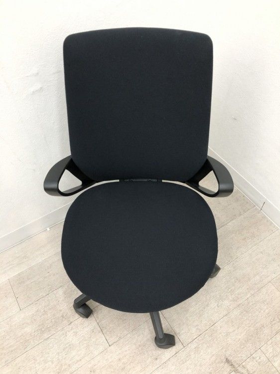 固定肘付ピコラリビナチェア ブラック