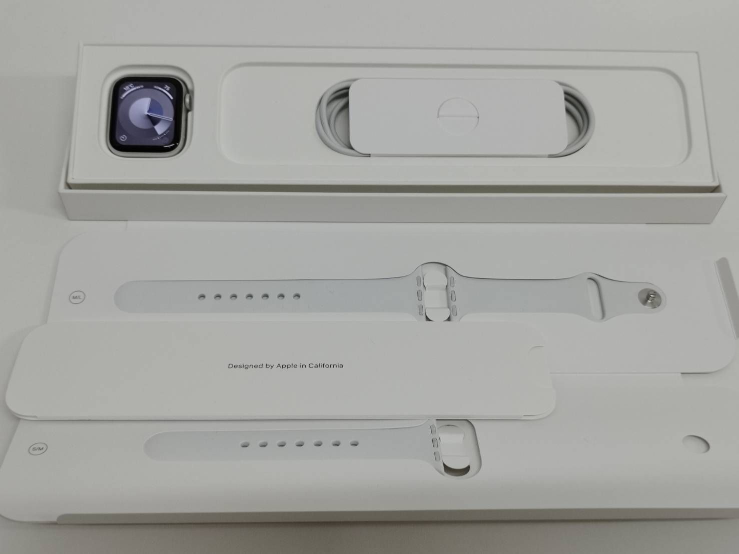 Apple Watch SE 第1世代 GPS 40 mm A 2351 シルバー MYDM 2 J