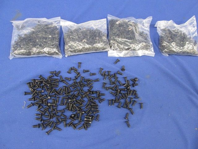 皿ネジ 以上入 黒 M 4 12ｍｍ