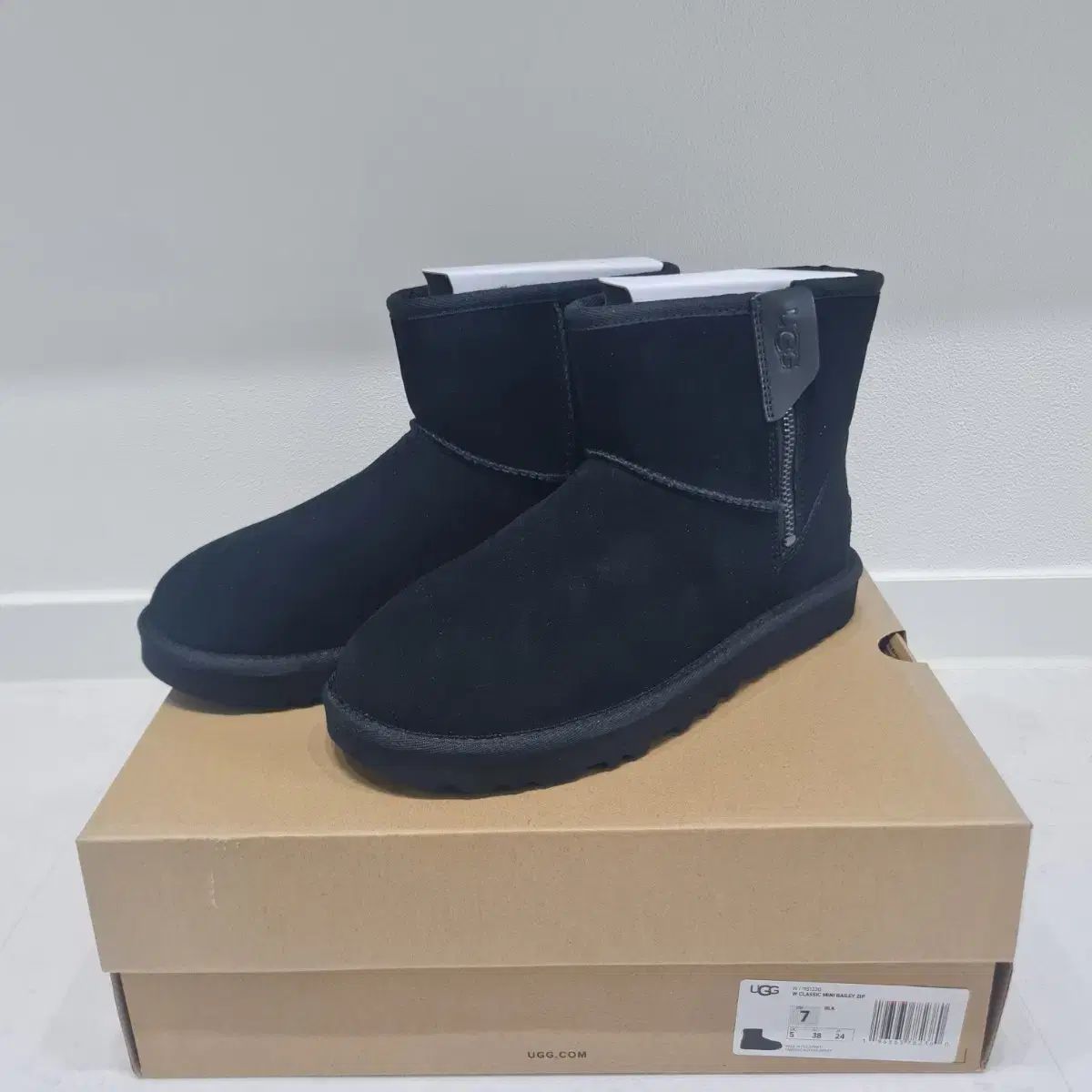 アグ Classic Mini Bailey ブラック 240 250 新品