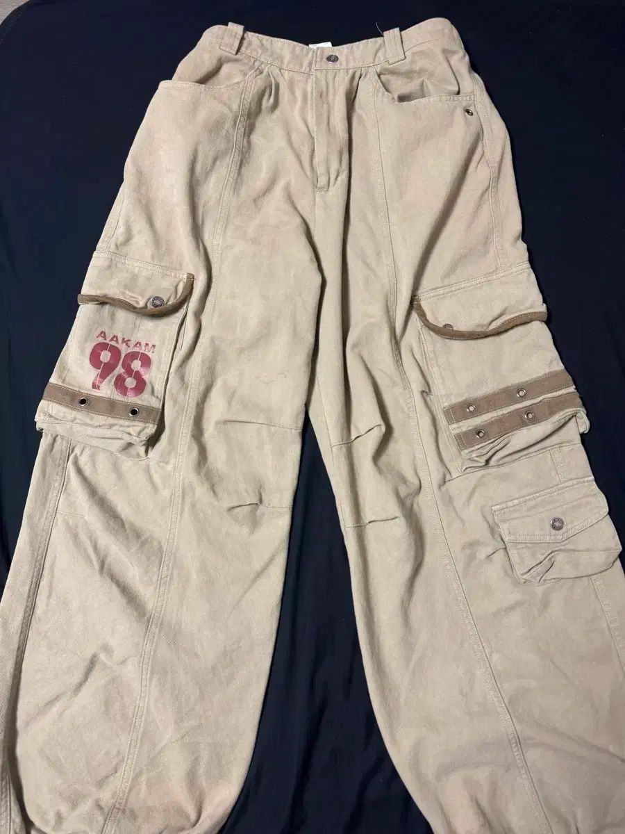 アッカム パンツ98 ニーピンタック コントラスト