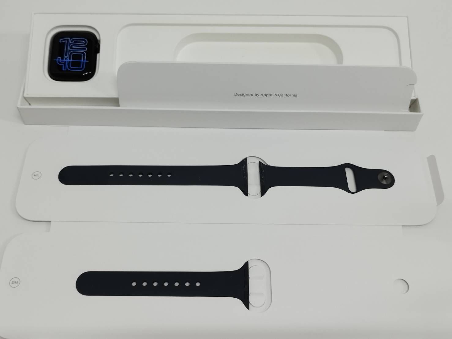 Apple Watch SE 第2世代 GPS セルラー 40 mm A 2725 ミッドナイト MNPL 3 J