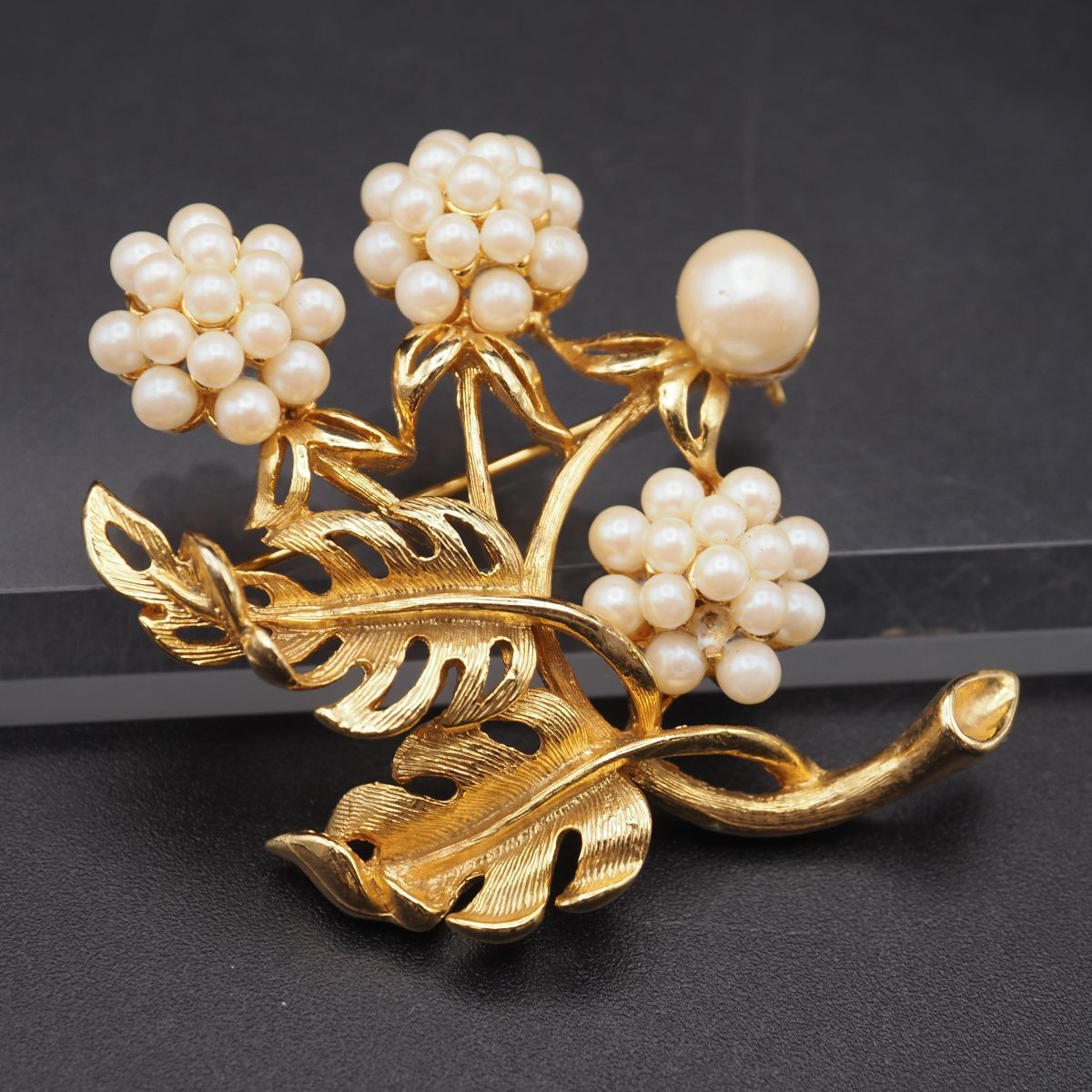 J283 MJENT ブローチ フェイクパール フラワー リーフ ゴールド