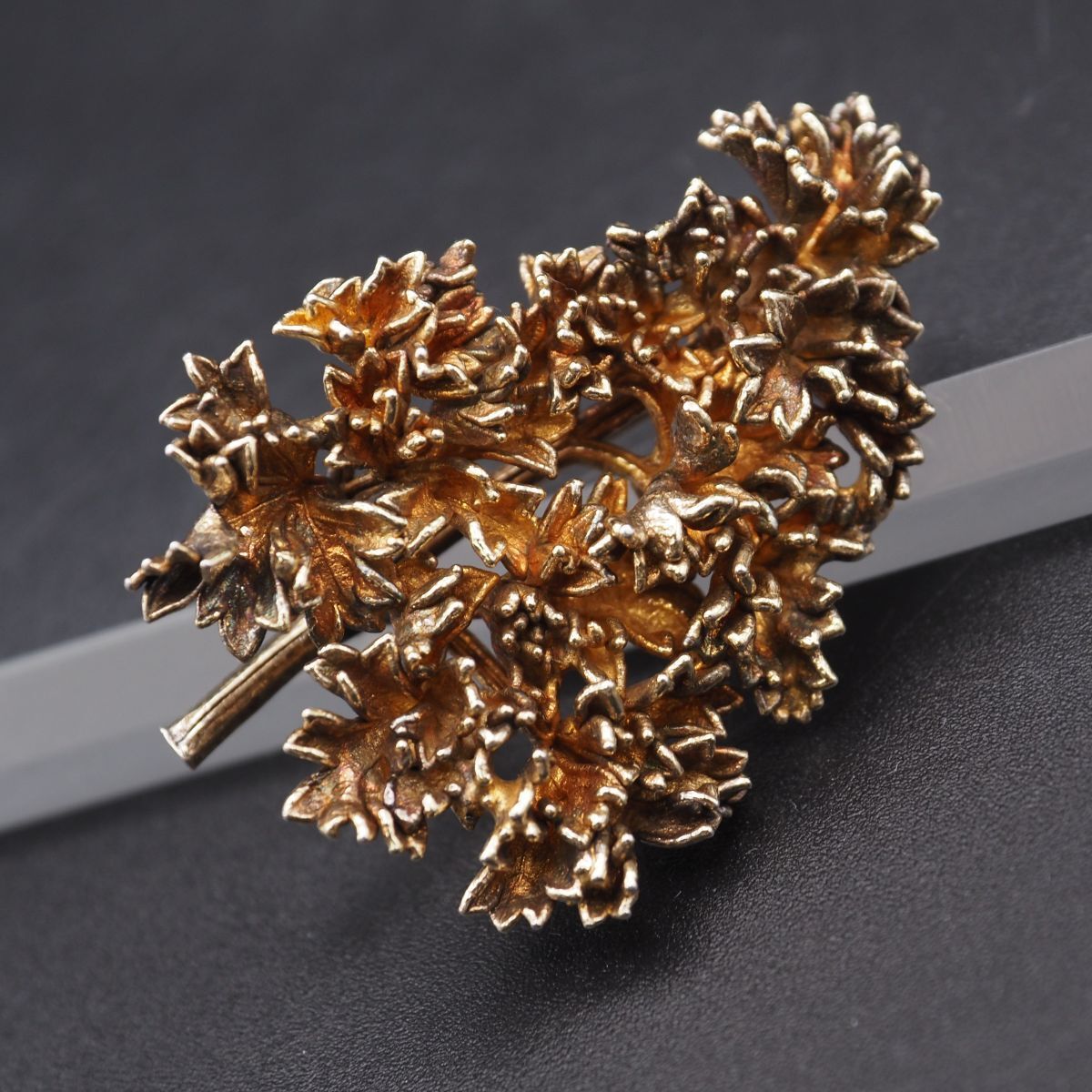 J 202 FLORA DANICA フローラダニカ 925 EGGERT DENMARK刻印 ブローチ リーフ ゴールド デザイン シルバー デンマーク製