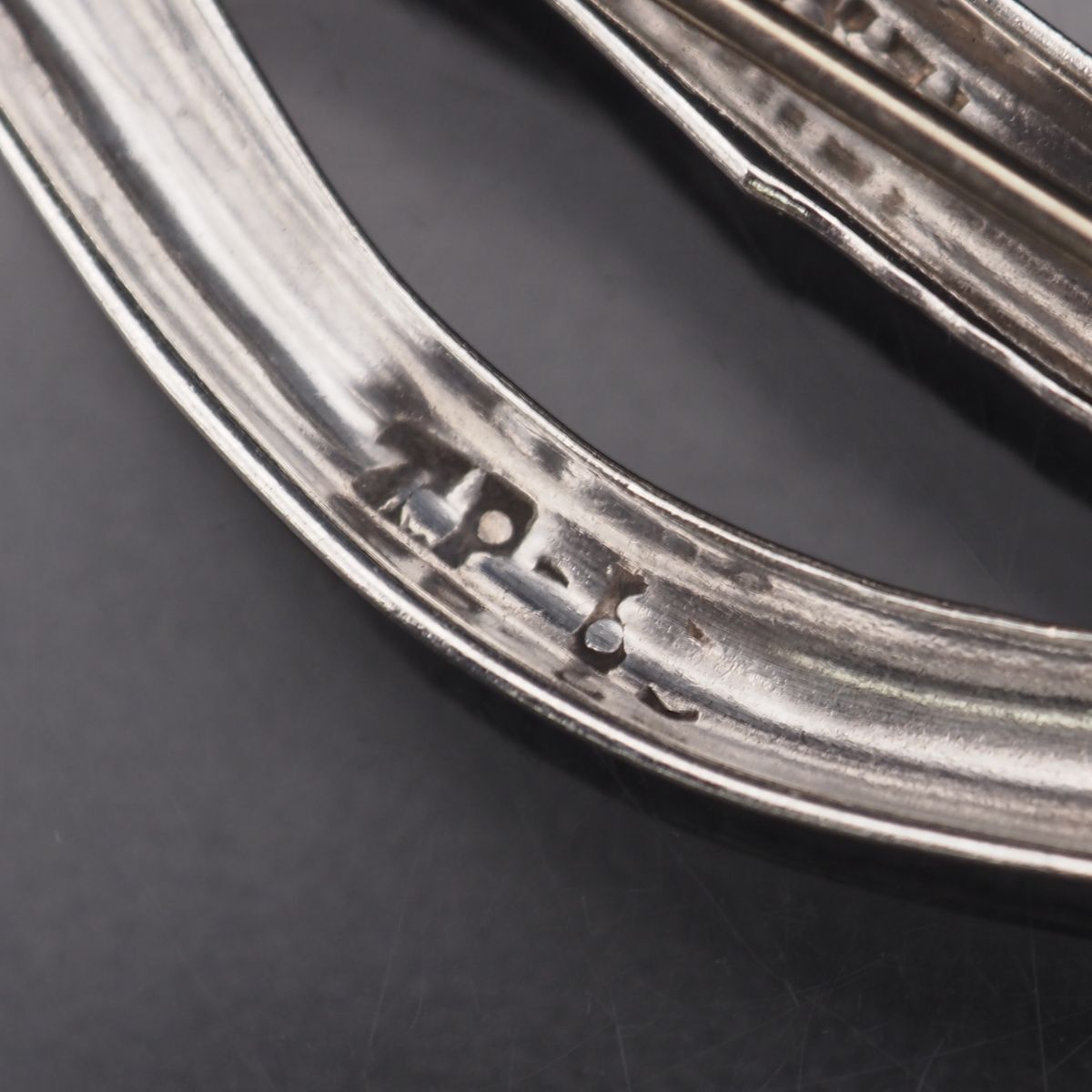 J203 ヴィンテージ 925 MEXICO刻印 ブローチ 大ぶり リボン デザイン