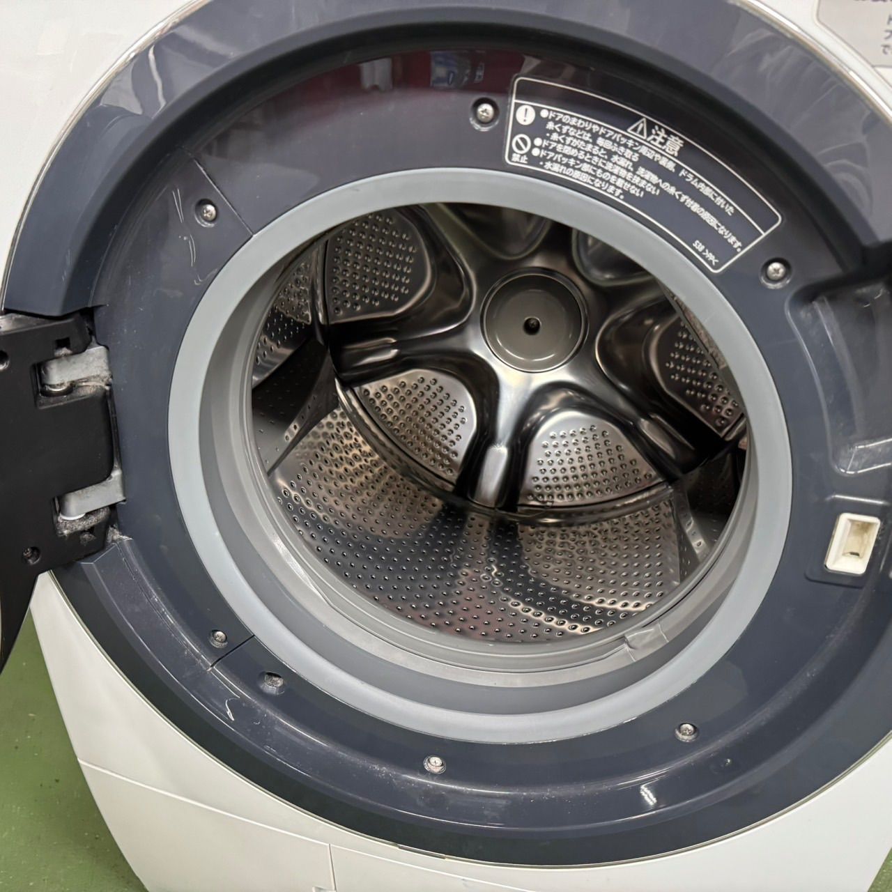  303 日立 ビッグドラム ドラム式洗濯機 乾燥機能付き 10 6キロ 小型 一人暮らし ホワイト 左開き ドラム式洗濯機本体 ドラム式洗濯機