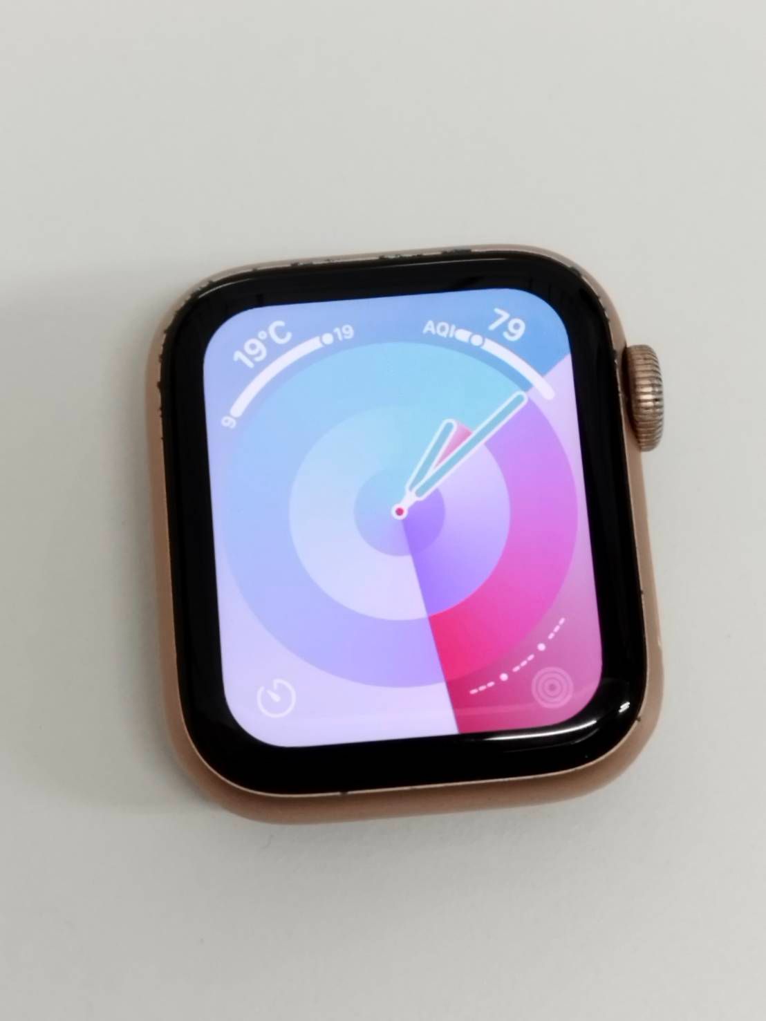 Apple Watch SE 第1世代|GPS|40 mm|A 2351|ゴールド MKQ 03 J|A 6