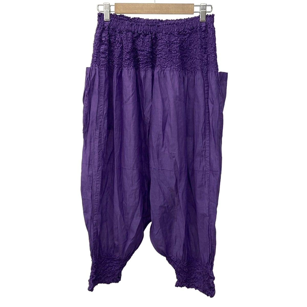 me ISSEY MIYAKE(ミー/イッセイミヤケ) パンツ レディース - パープル me ISSEY MIYAKE(ミー/イッセイミヤケ) パンツ レディース - パープル