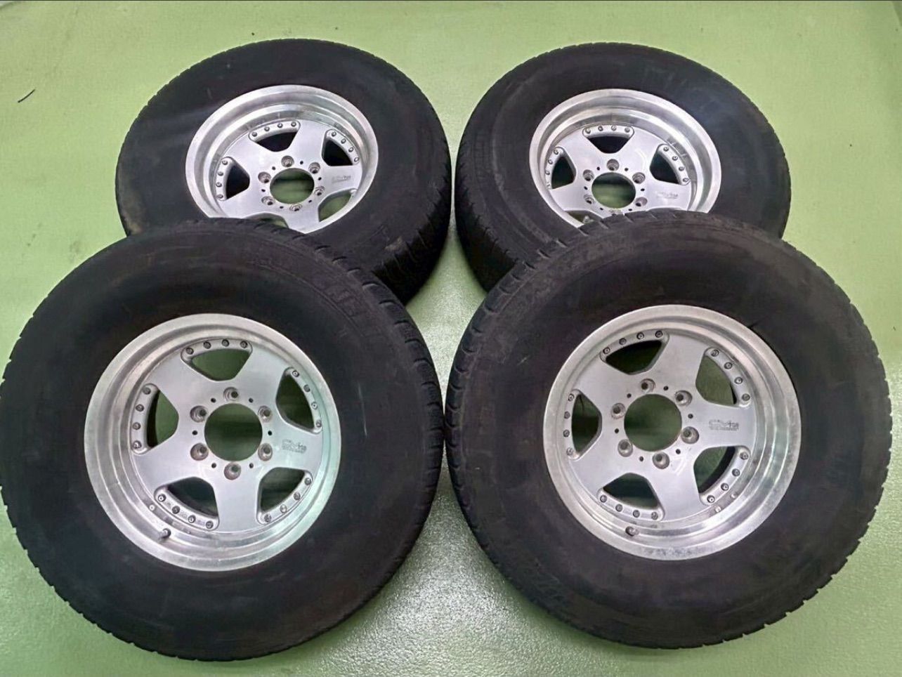 257-160-07 CV928 16インチ 8J+10 PCD139.7/6H 275/70R16 ミシュラン X