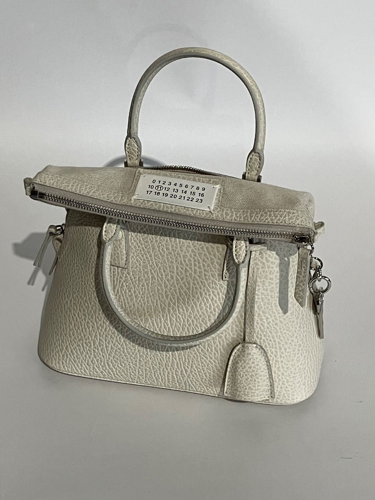 品 Maison Margiela メゾンマルジェラ ホワイトレザー ハンドバッグ MAM P 4455 H 9677