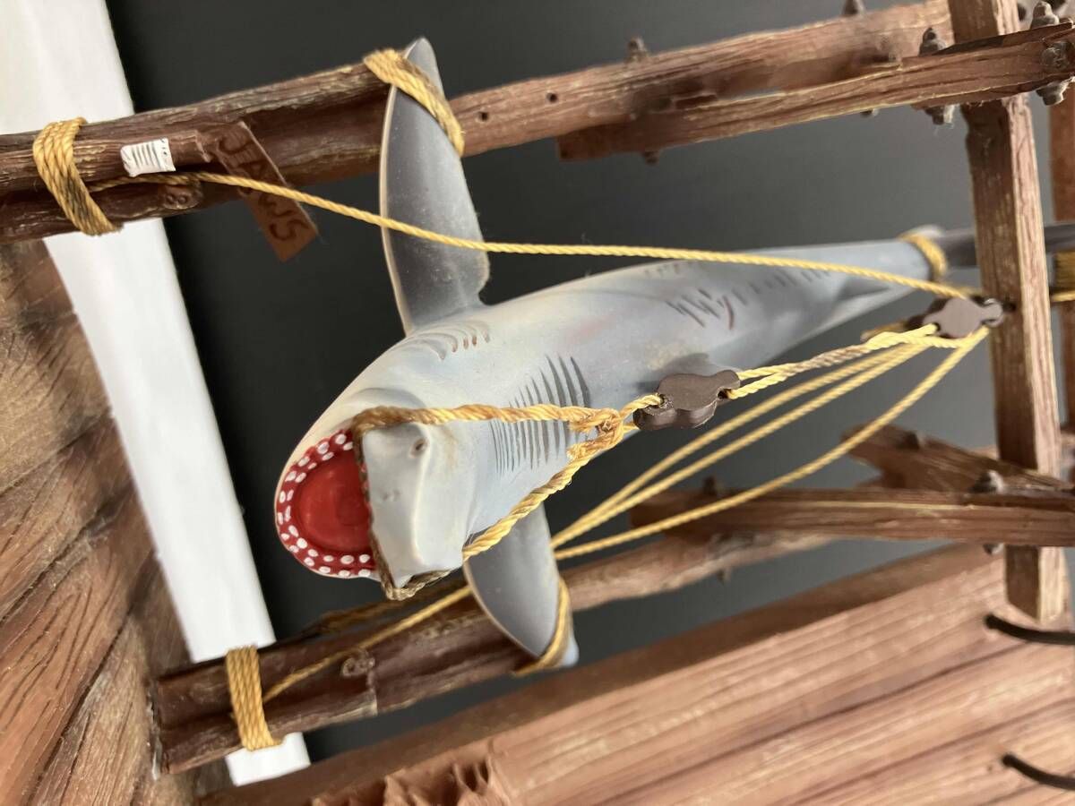 現状品 USJ限定 JAWS ジョーズ キーフック 小物掛け 箱無 - メルカリ