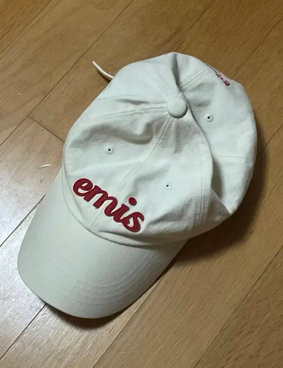 エミス アプリリ ベースボールキャップ クリーム