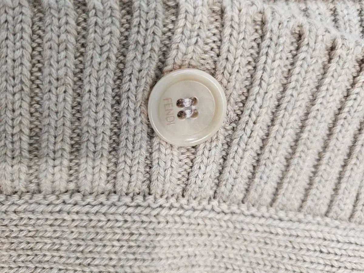 タグ付き新品 165万円 FENDI フェンディ キッズ ローマ 刺繍