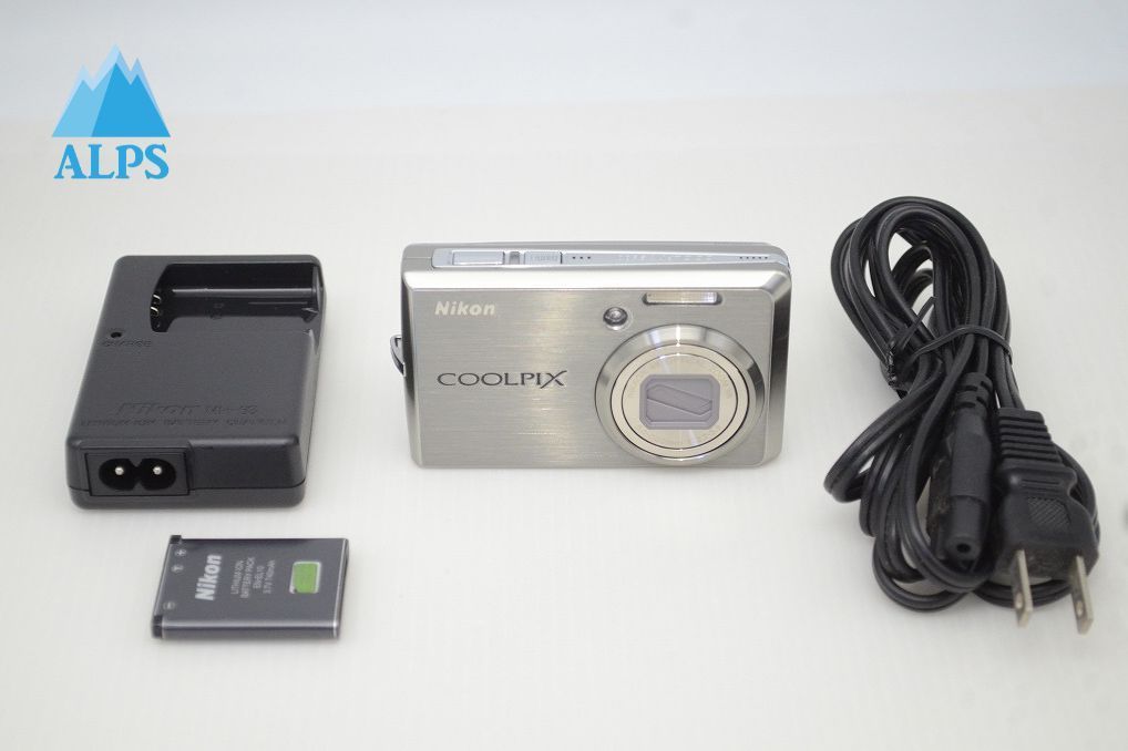 美品 Nikon ニコン COOLPIX S600 コンパクトデジタルカメラ シルバー