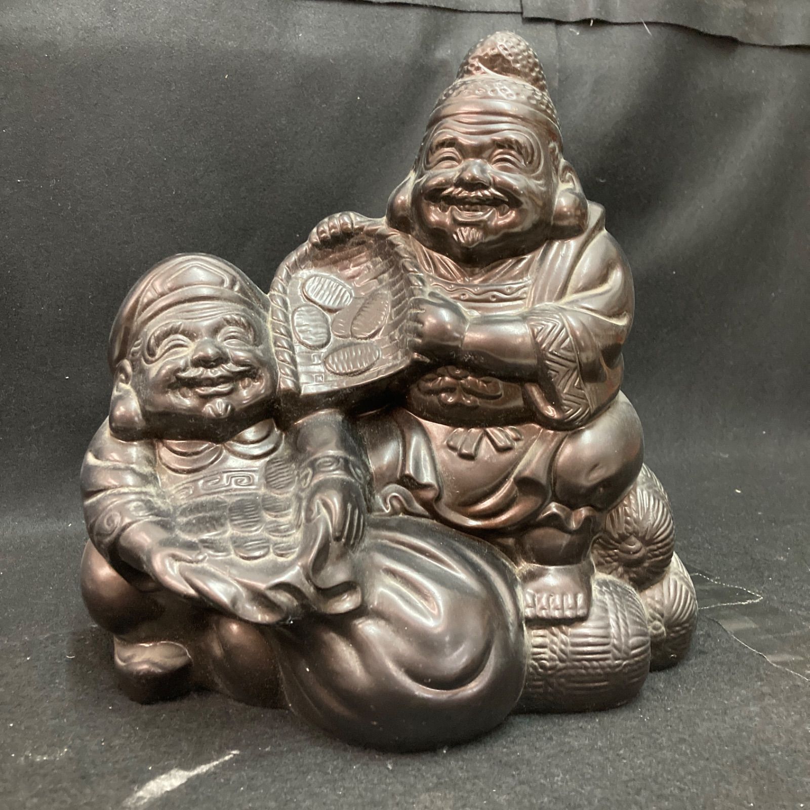 陶器 骨董品 大黒様と恵比寿様 黒色 陶器 置物 幸運と繁栄 - メルカリ