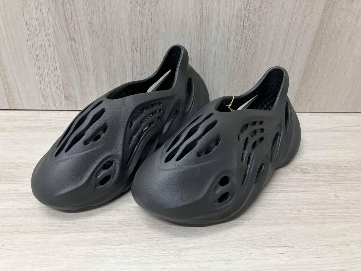 adidas サンダル YEESY FOAM RUNNER 25 5 cm ブラック