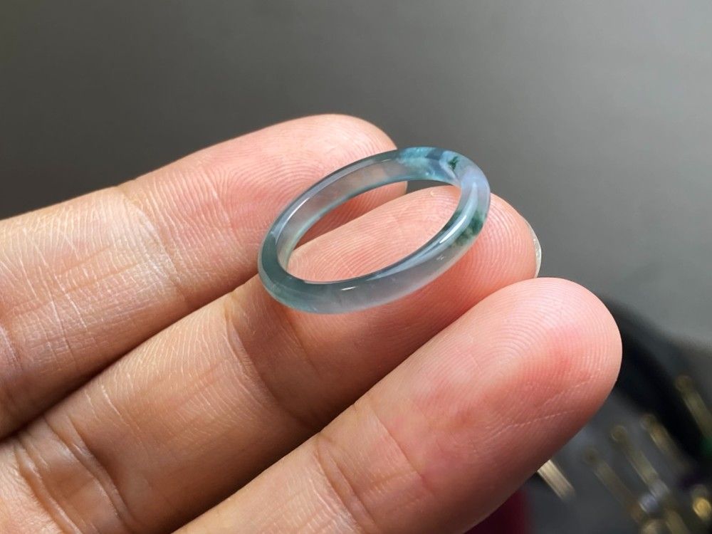 L15-35 高氷種 花青緑 13.5号 グアテマラ産 A貨 本翡翠 くりぬき