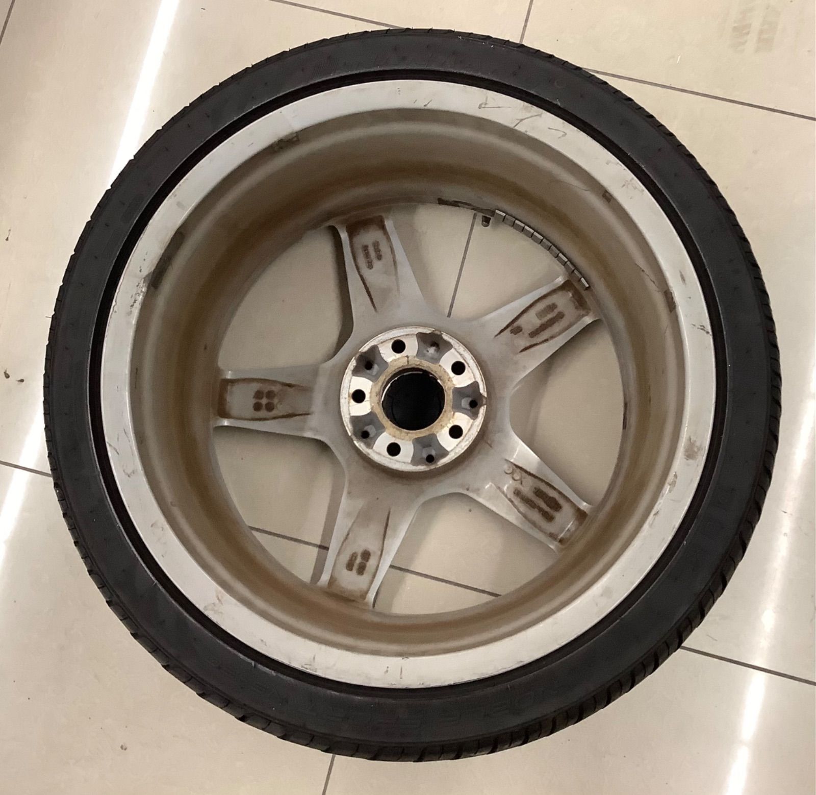  ベンツ CLS シューティングブレイク 21年製 ホイール ４本セット タイヤ付き 商品番号 h 12 19インチ タイヤ ホイールセット