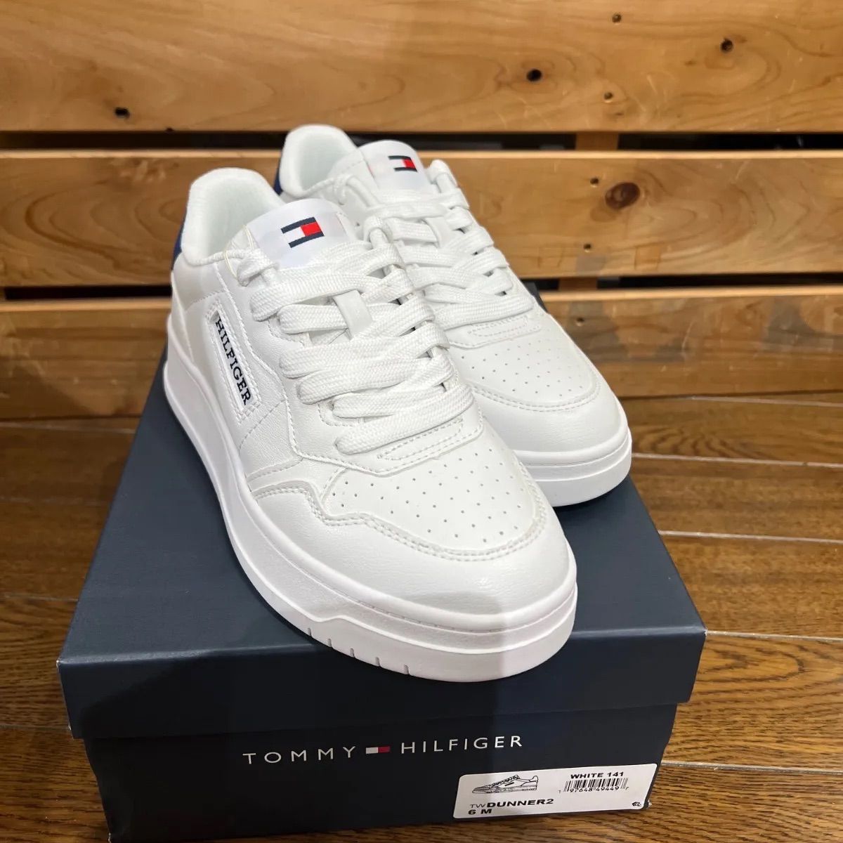 レディース‼️TOMMYHILFIGER トミーヒルフィガー⚫︎靴 スニーカー 
