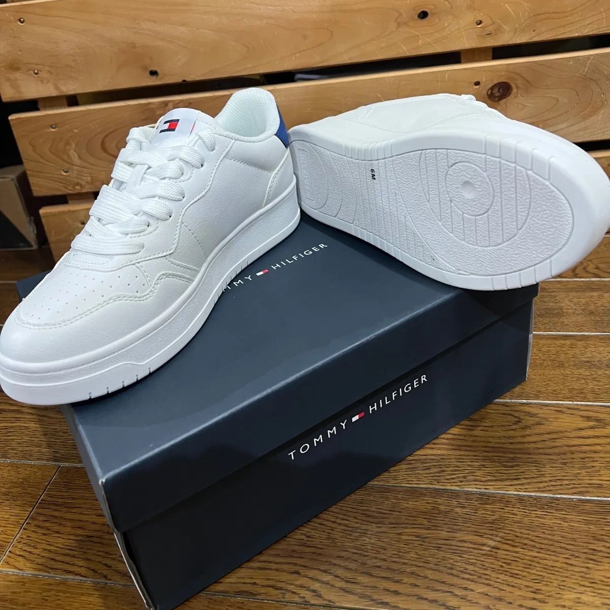 レディース‼️TOMMYHILFIGER トミーヒルフィガー⚫︎靴 スニーカー 