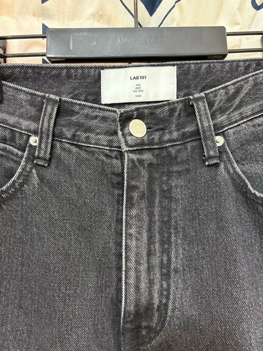 ラブワンオーワン / lab101 ブラックデニム ストレートフィット デニム
