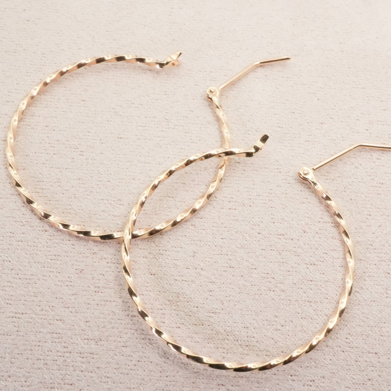 アガット ツイスト フープ K10 ピアス 3cm/25-2349S - メルカリ