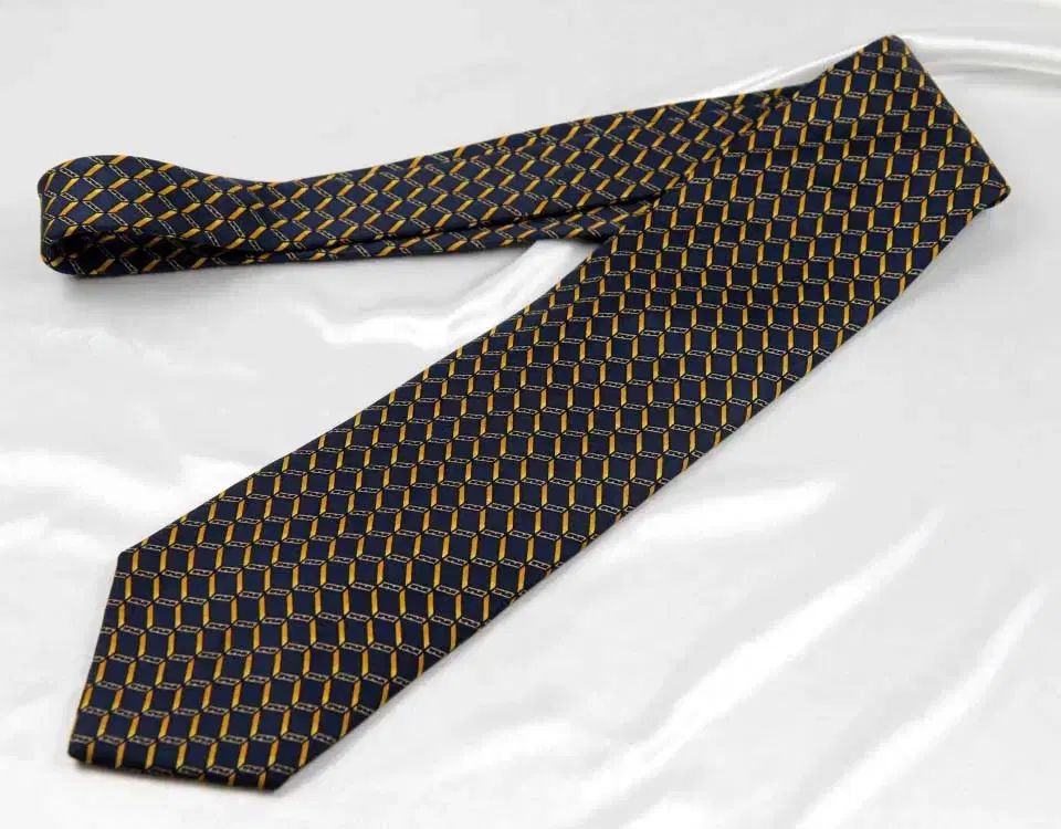 フェンディ 9.2 cm A 級 FFロゴ イタリア製 メンズ ブランド ネックタイ