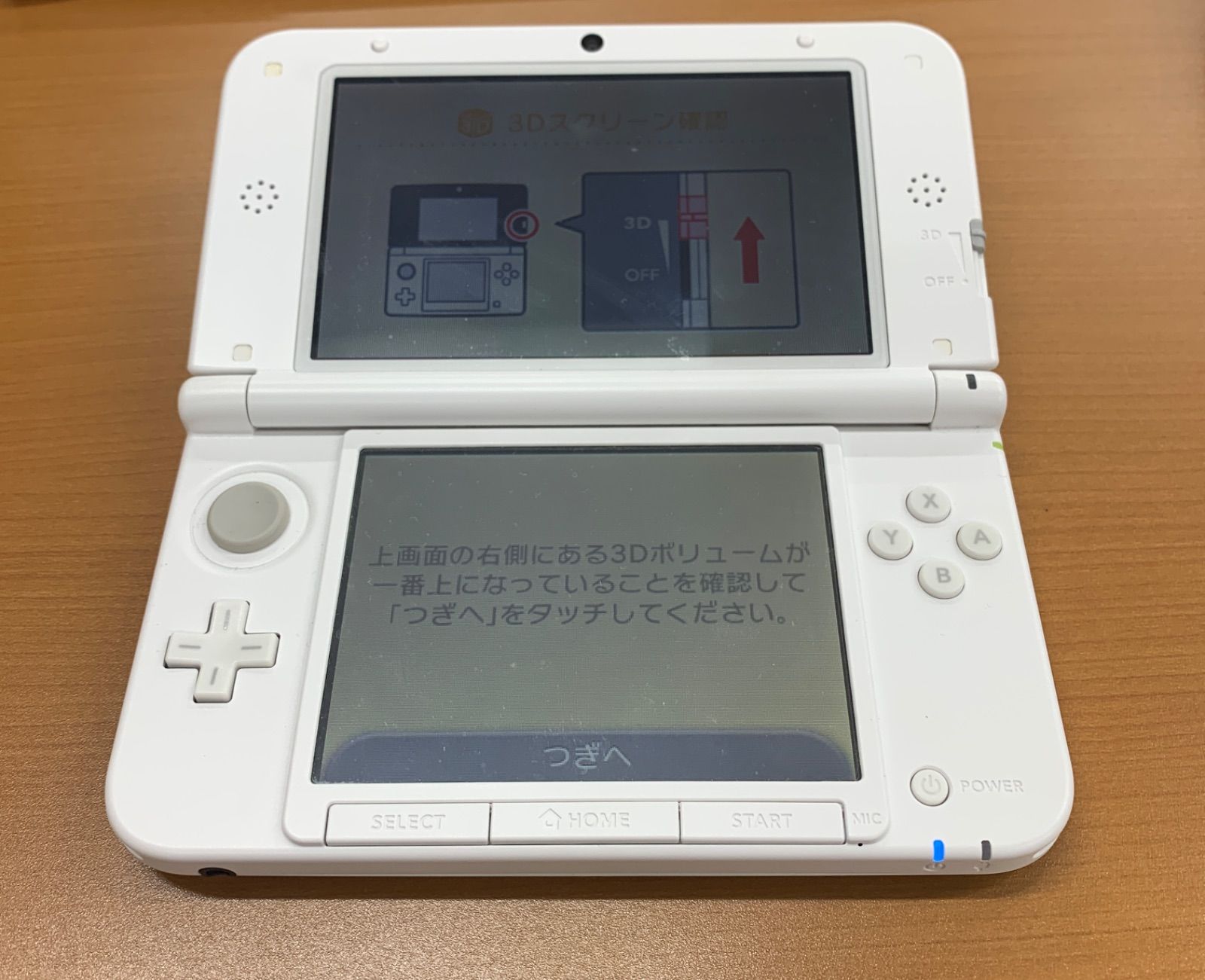 Nintendo 3 DS LL 本体 ミント × ホワイト み SDHCメモリーカード 4 GB タッチペン付き