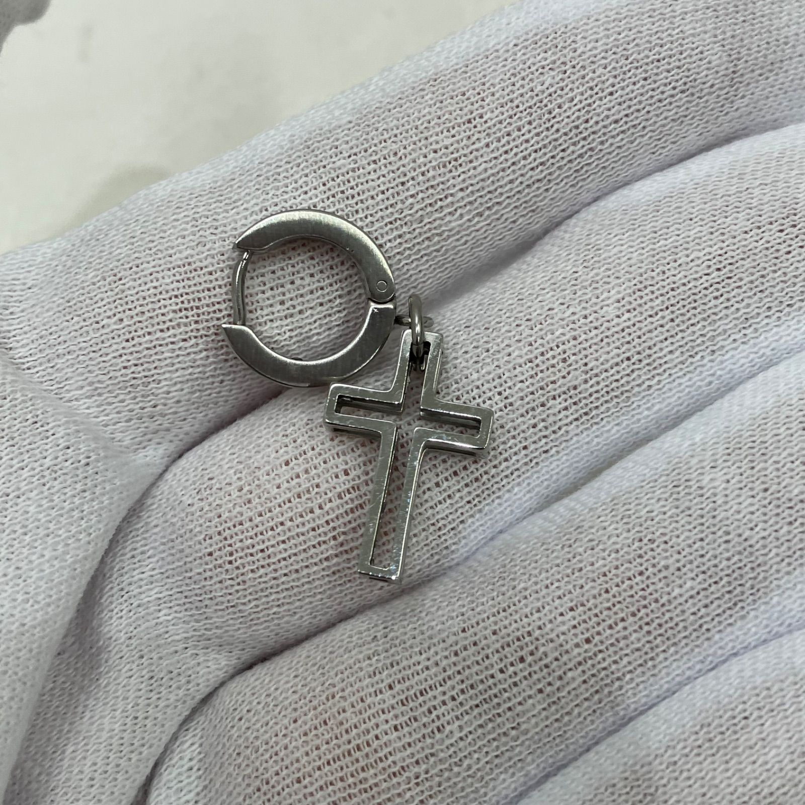 D 9292 DIESEL ディーゼル ピアス まとめ売り 片耳 シングル フープピアス 十字架 クロス シルバーカラー ステンレス ブラック アクセサリー