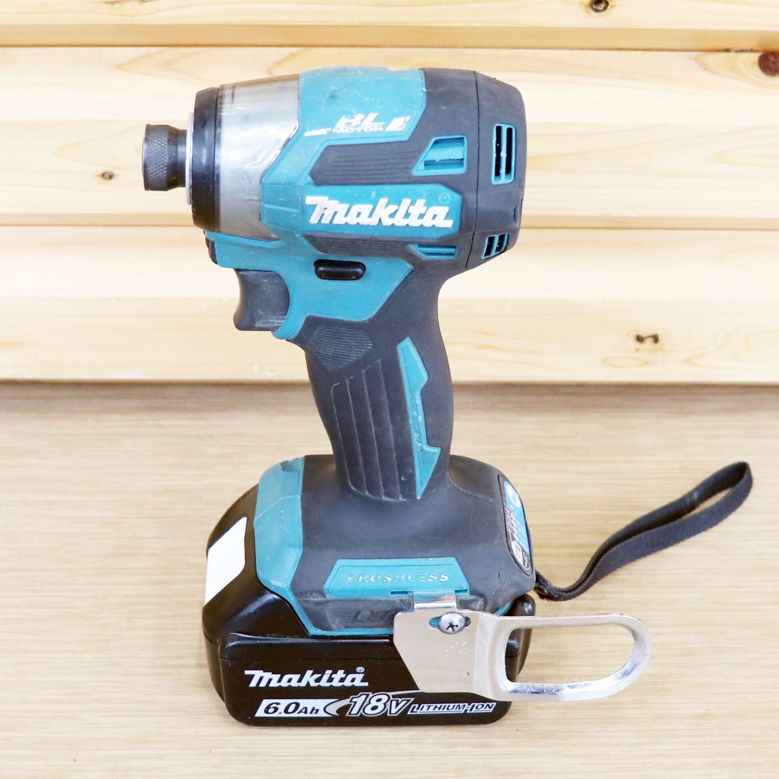 新潟発 マキタ 充電式インパクトドライバ TD 173 D 18 V バッテリー付属 工具 穴あけ ネジ締め 建築 建設 DIY makita