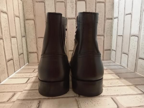 レザーブーツ
