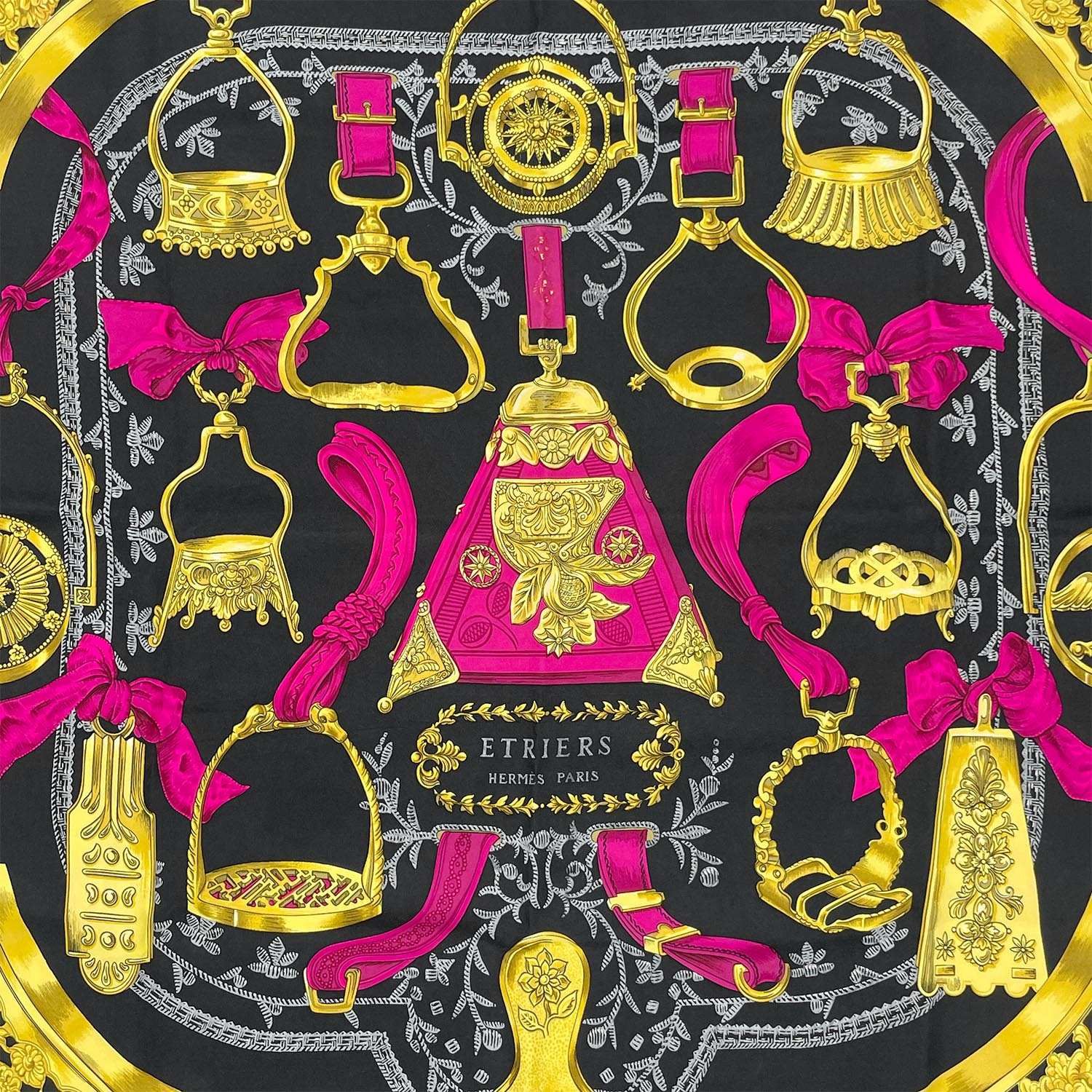 HERMES エルメス カレ90 ETRIERS 鎧 スカーフ ブラック/ピンク - メルカリ