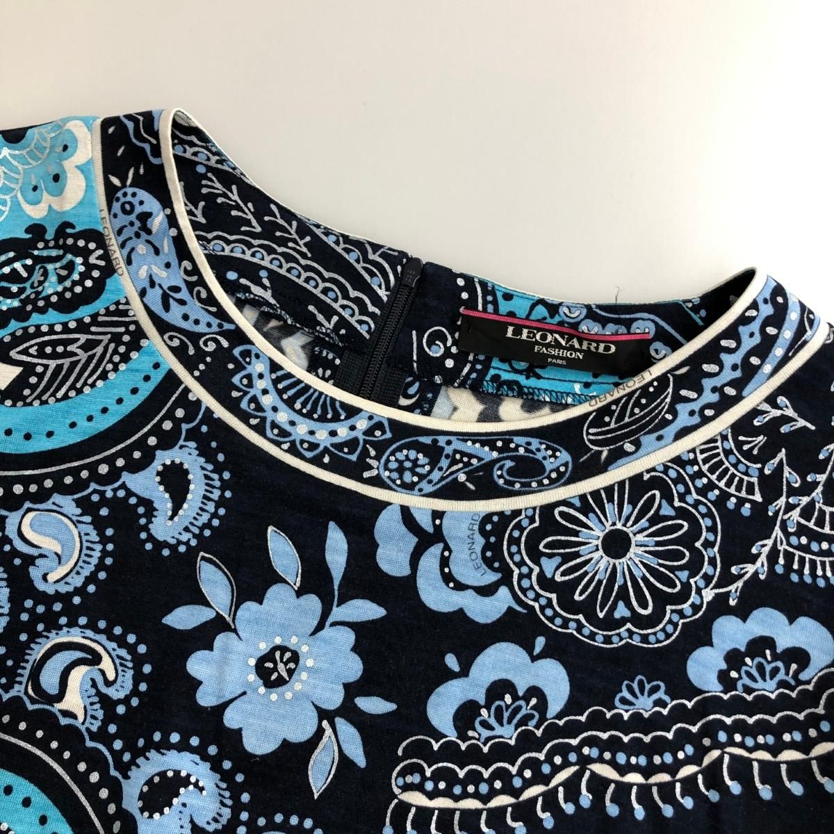 レオナール 長袖ブラウス ペイズリー柄 金ボタン 黒 シルク 総柄