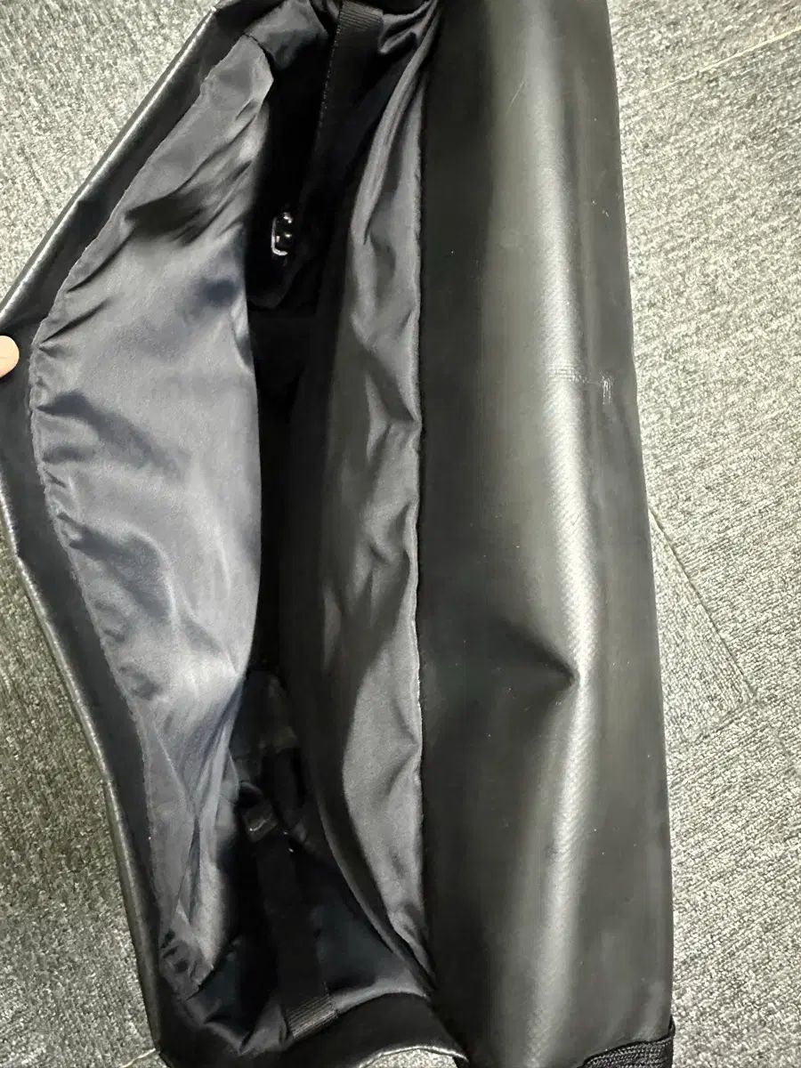 ADER ERROR トレーシング メッセンジャーバッグ ブラック