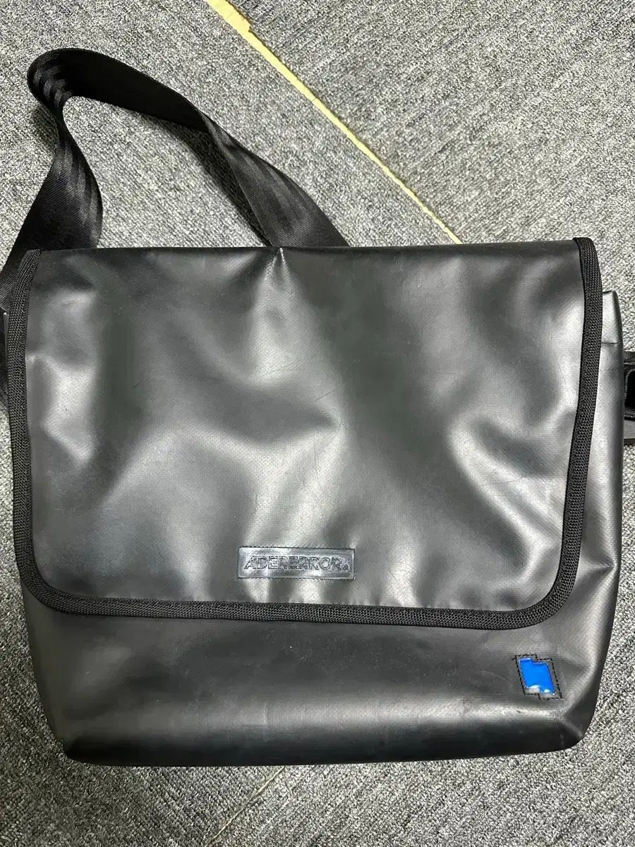 ADER ERROR トレーシング メッセンジャーバッグ ブラック