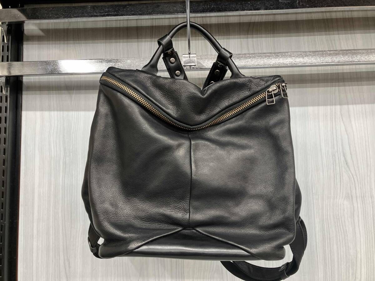 LESS DESIGN レス デザイン トライアングルフォルムリュック ブラック