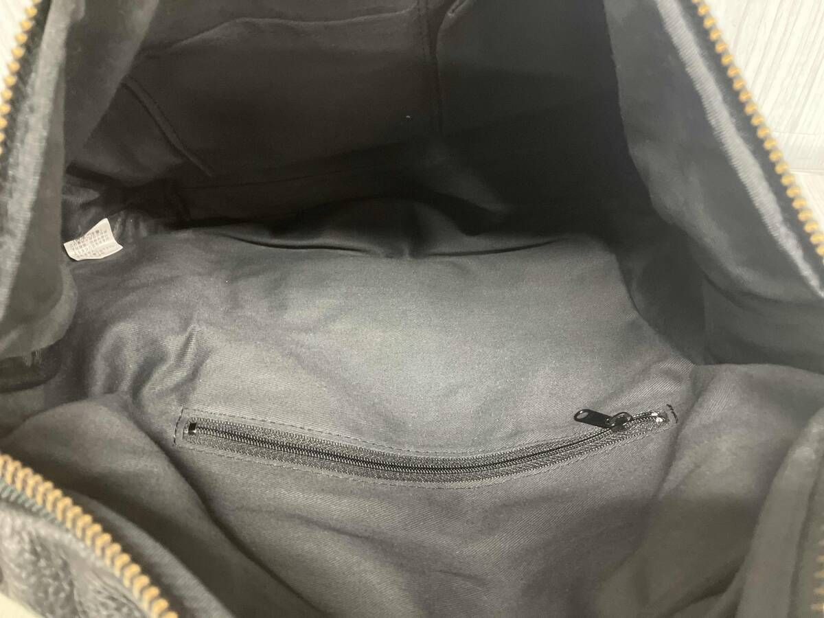 LESS DESIGN レス デザイン トライアングルフォルムリュック ブラック