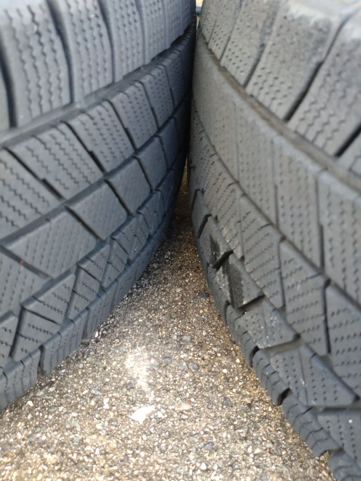  グランビア エルグランド E 50 等 メーカー不明 15インチ 15 6 5 J 25 PCD 139 7 H ＆ブリヂストン BLIZAKK VRX 3 215 65 R 4本 15インチ タイヤ ホイールセット