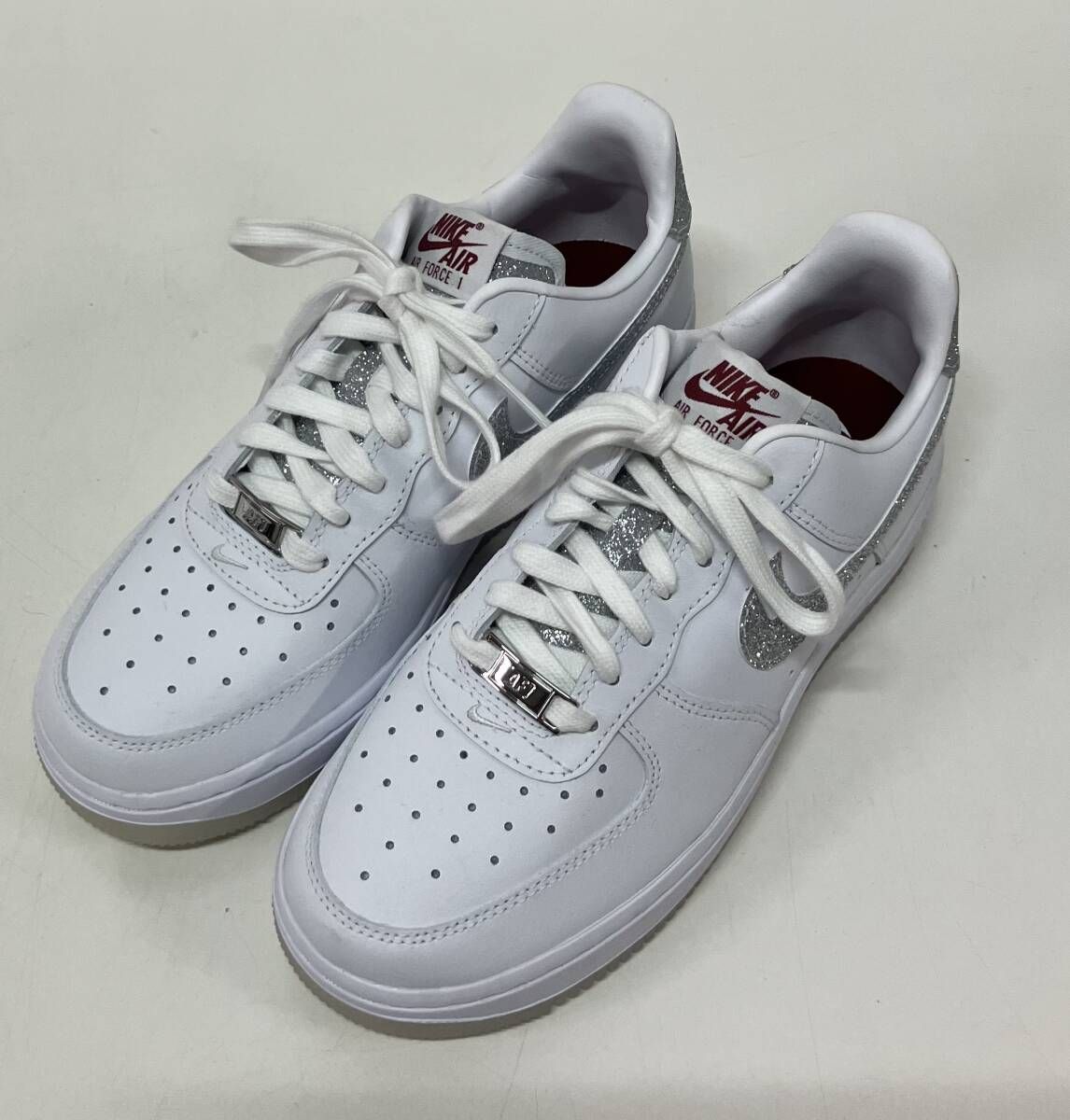 NIKE ナイキ HQ 3461-191 エアフォース1 07 LX GREY BLING GLITTER グレイ ブリンググリッター 23.0 cm ホワイト 中国製