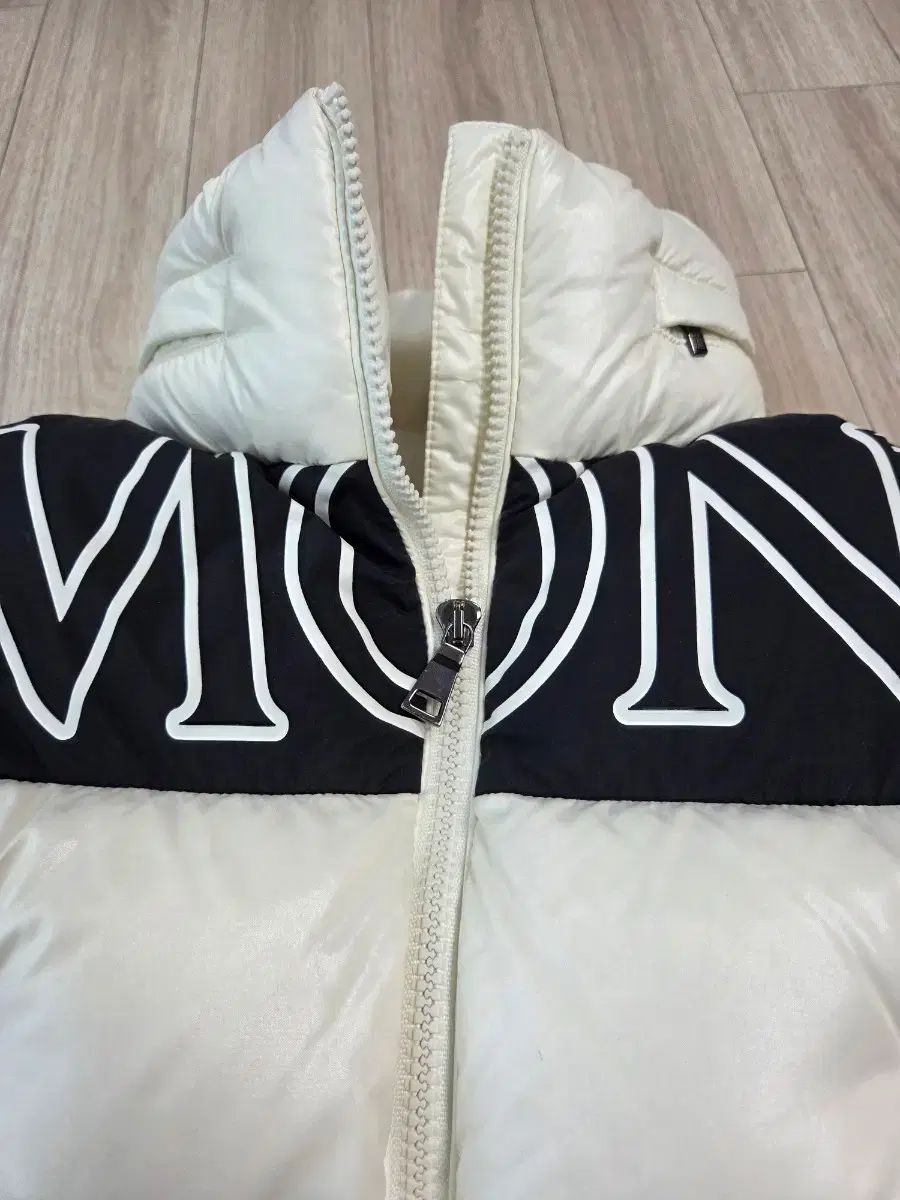 MONCLER モンクレール 8 a ダウン ジャケット