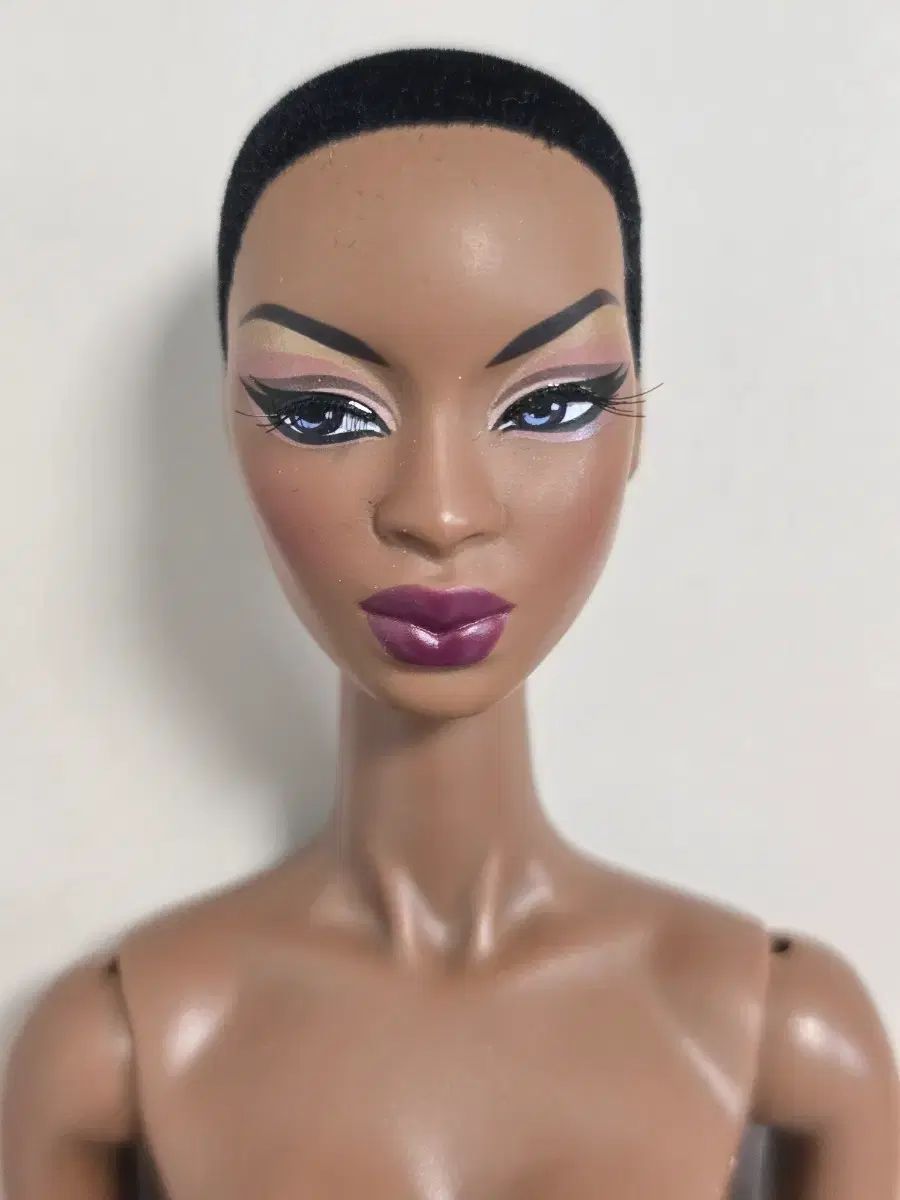 ファッションロイヤルティ フェイシズ OF アデル